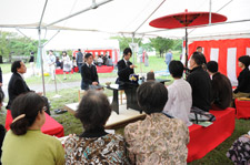 Tokyo Grand Tea Ceremony 2011  Nodate by High School Students at the Hama Rikyu Gardens